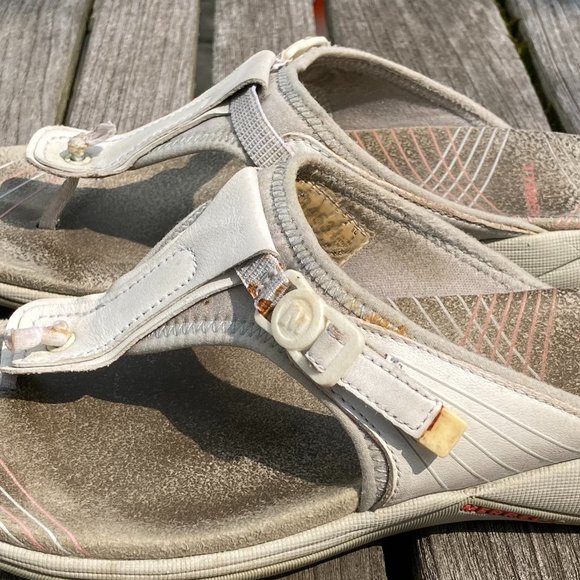 Merrell Womens White Sandals/Slides - Size 7M - Picture 8 of 13